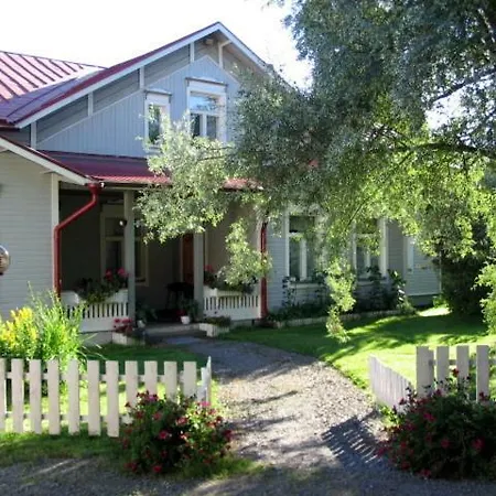 Pehtoori Countryhomes * Састамала